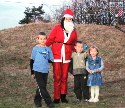 : Na fot. Damain, Sebastian i Nikola wraz ze św. Mikołajem.
